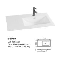 B8929